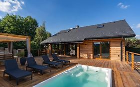 Dom Modrzewiowka z basenem, sauna, jacuzzi